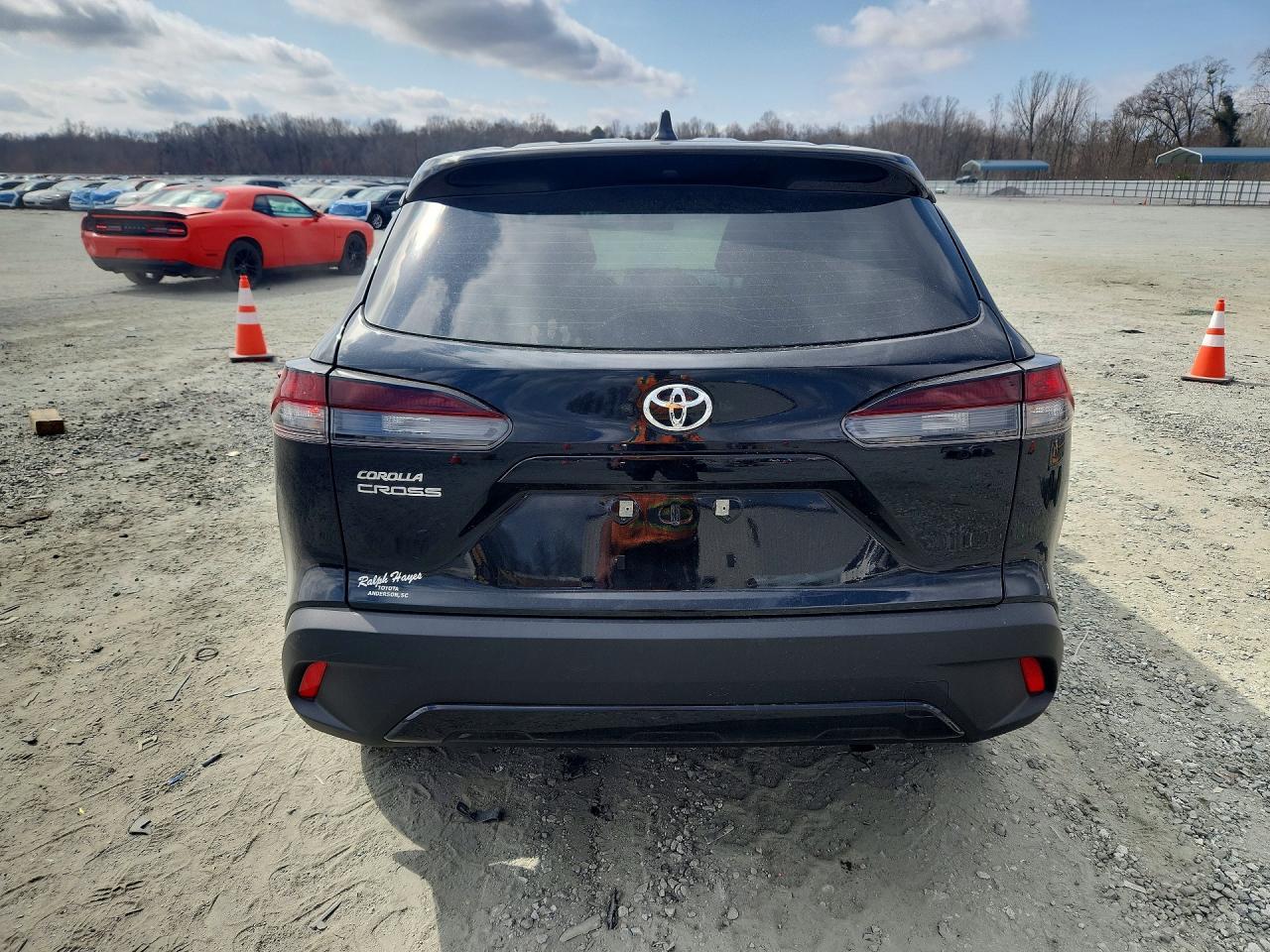 2026 Toyota Corolla Cross L - Image 6