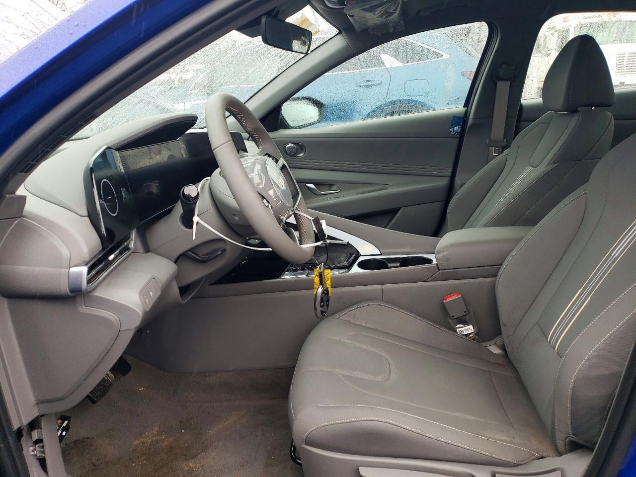 2025 Hyundai Elantra Sel Convenience - Image 7