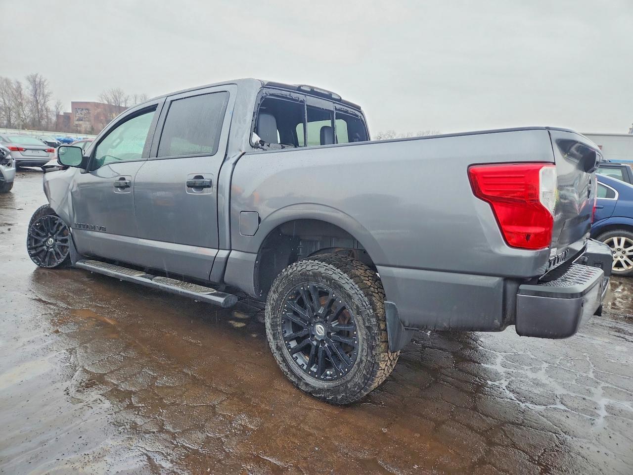 2019 Nissan Titan Sl - Image 2