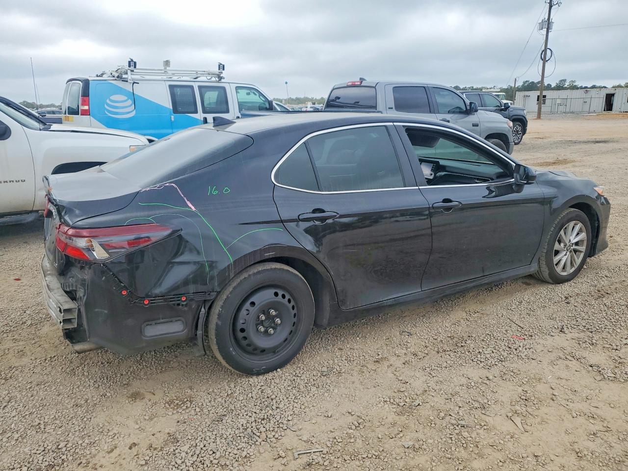 2023 Toyota Camry Le - Фото 3