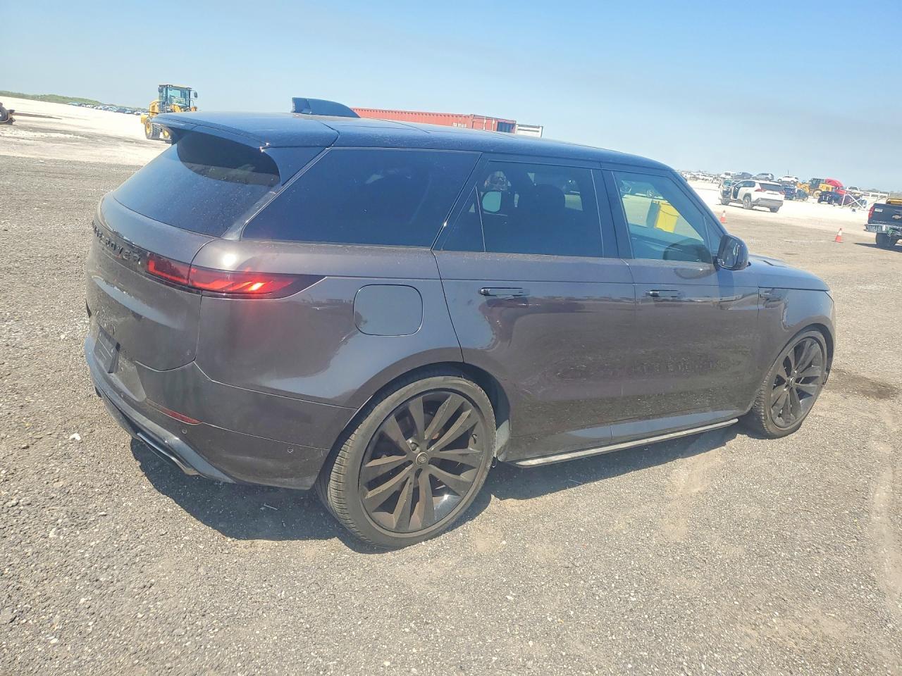2024 Land Rover Range Rvr - Фото 3