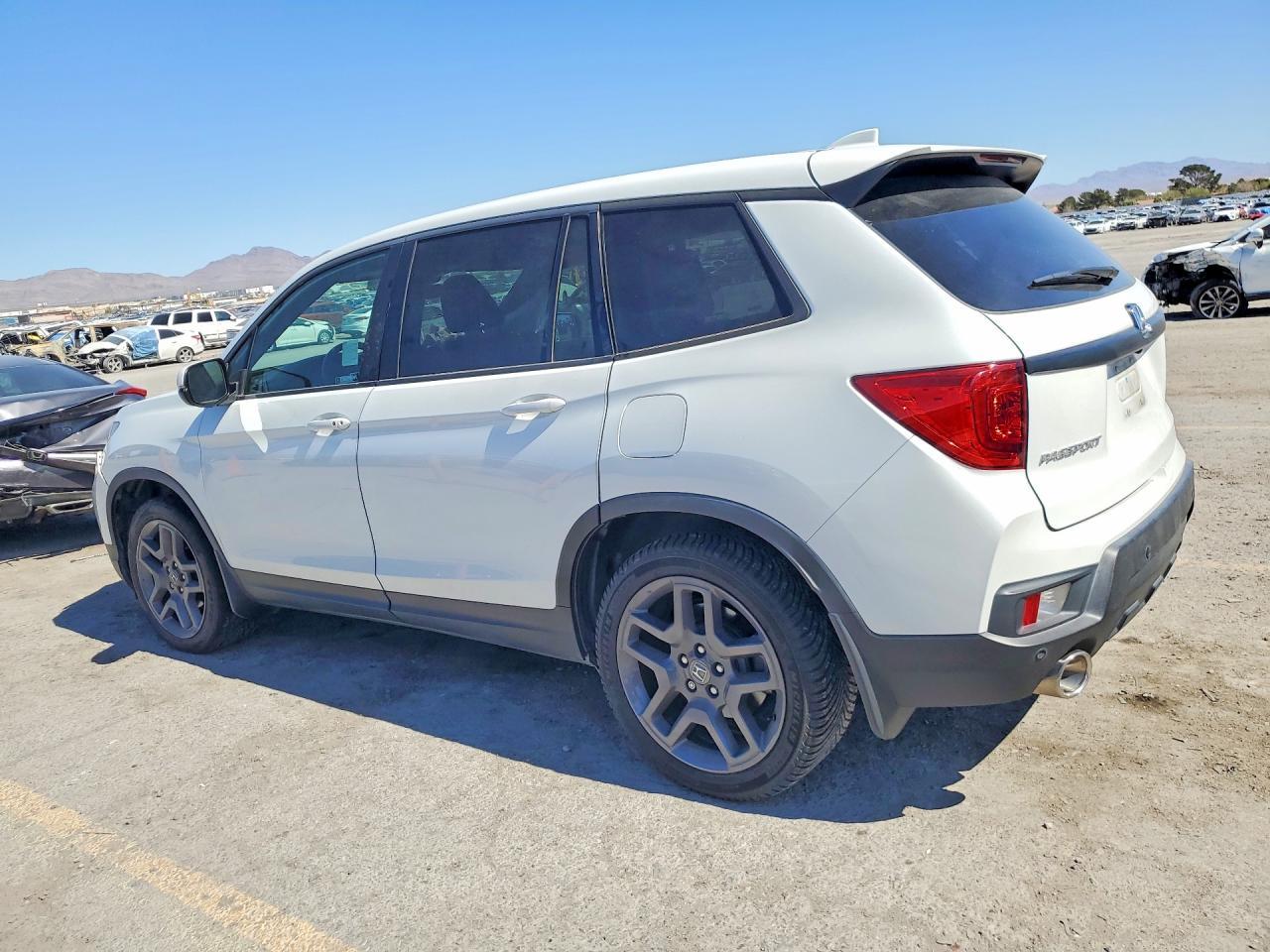 2022 Honda Passport Exl - Image 2