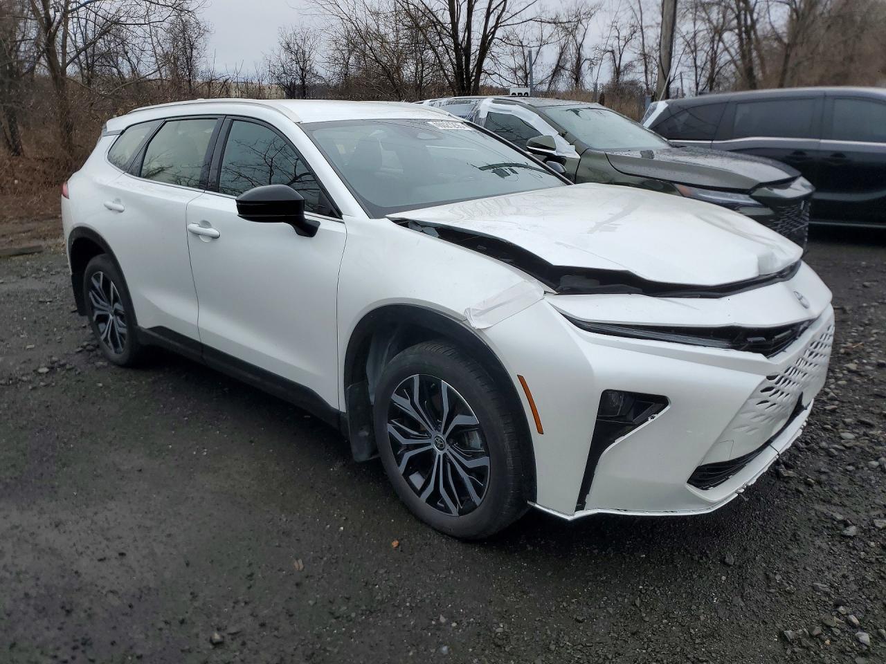 2025 Toyota Crown Signia Xle - Фото 4