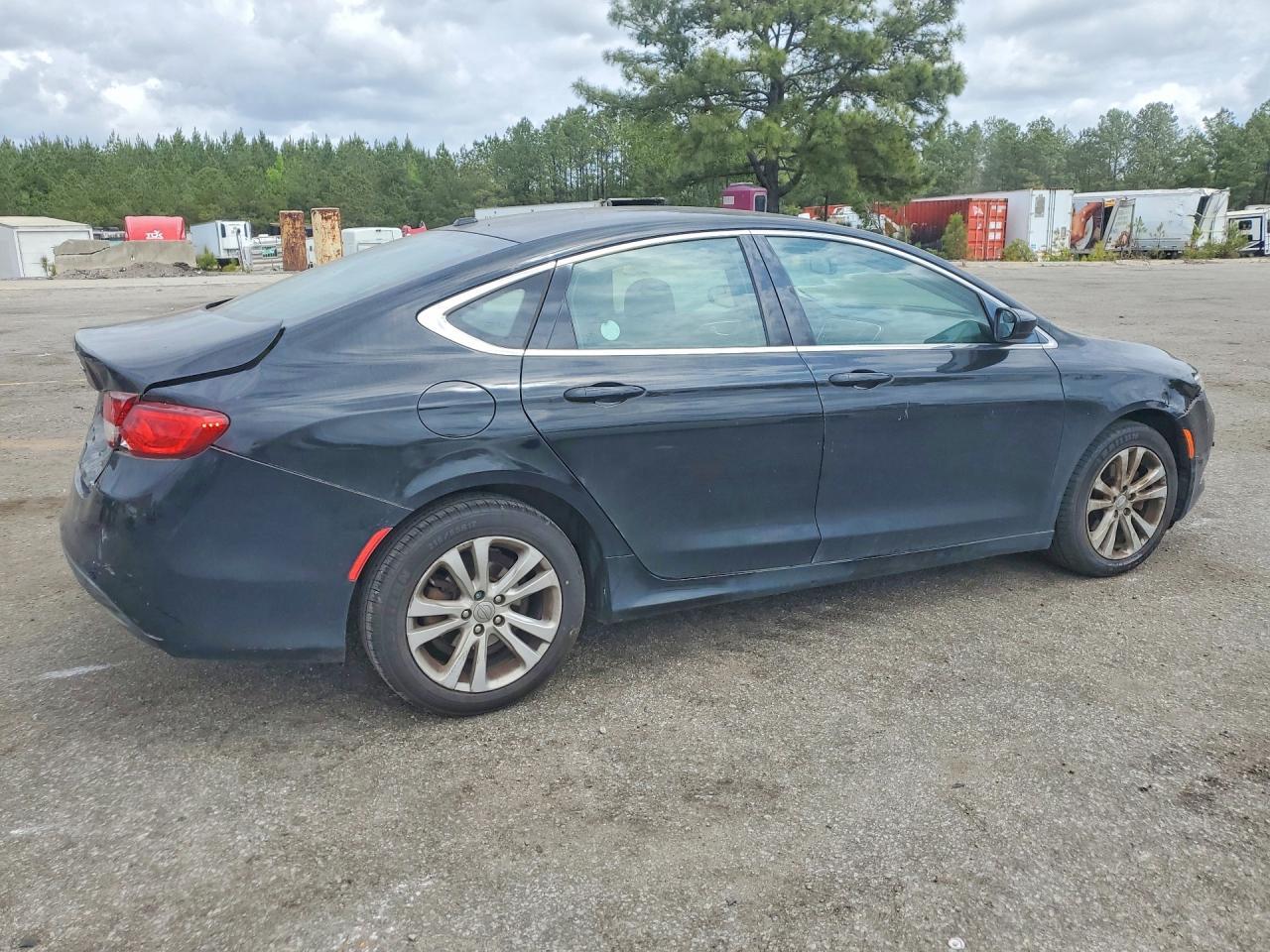 2015 Chrysler 200 Limited - Фото 3