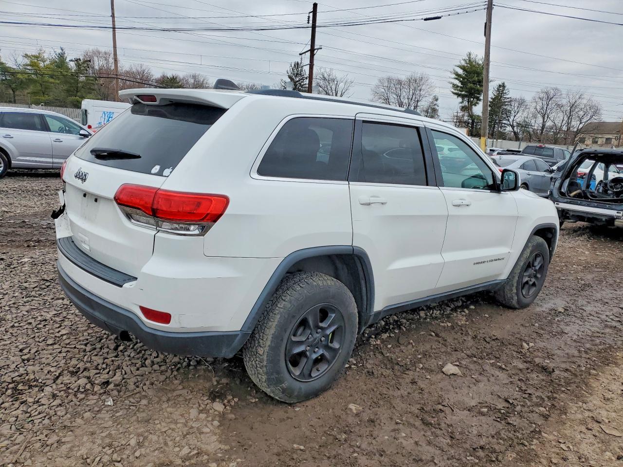 2015 Jeep Grand Cherokee Laredo - Image 3