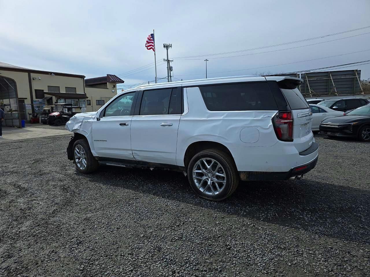 2024 Chevrolet Suburban K1500 Premier - Фото 2