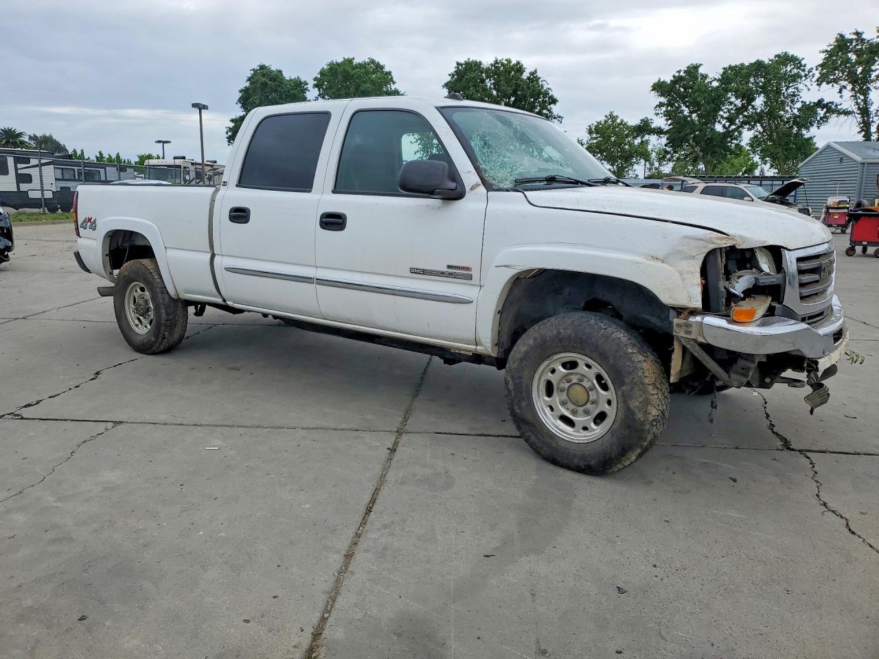 2004 GMC Sierra K2500 Heavy Duty - Фото 4