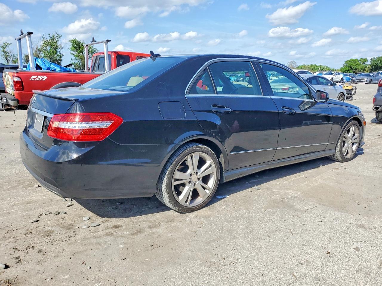 2013 Mercedes-Benz E-Class - Фото 3