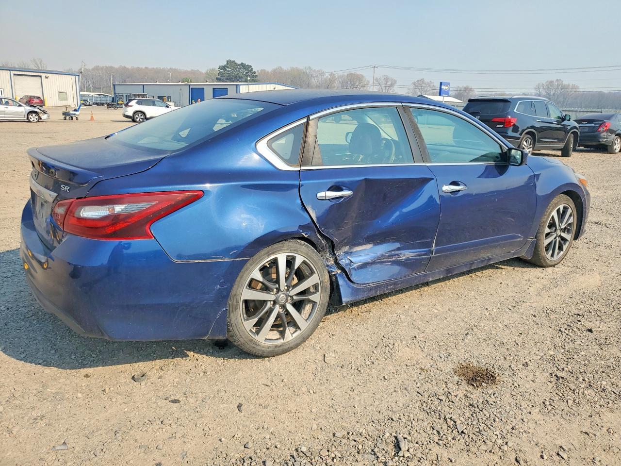 2017 Nissan Altima 2.5 Sr - Image 3