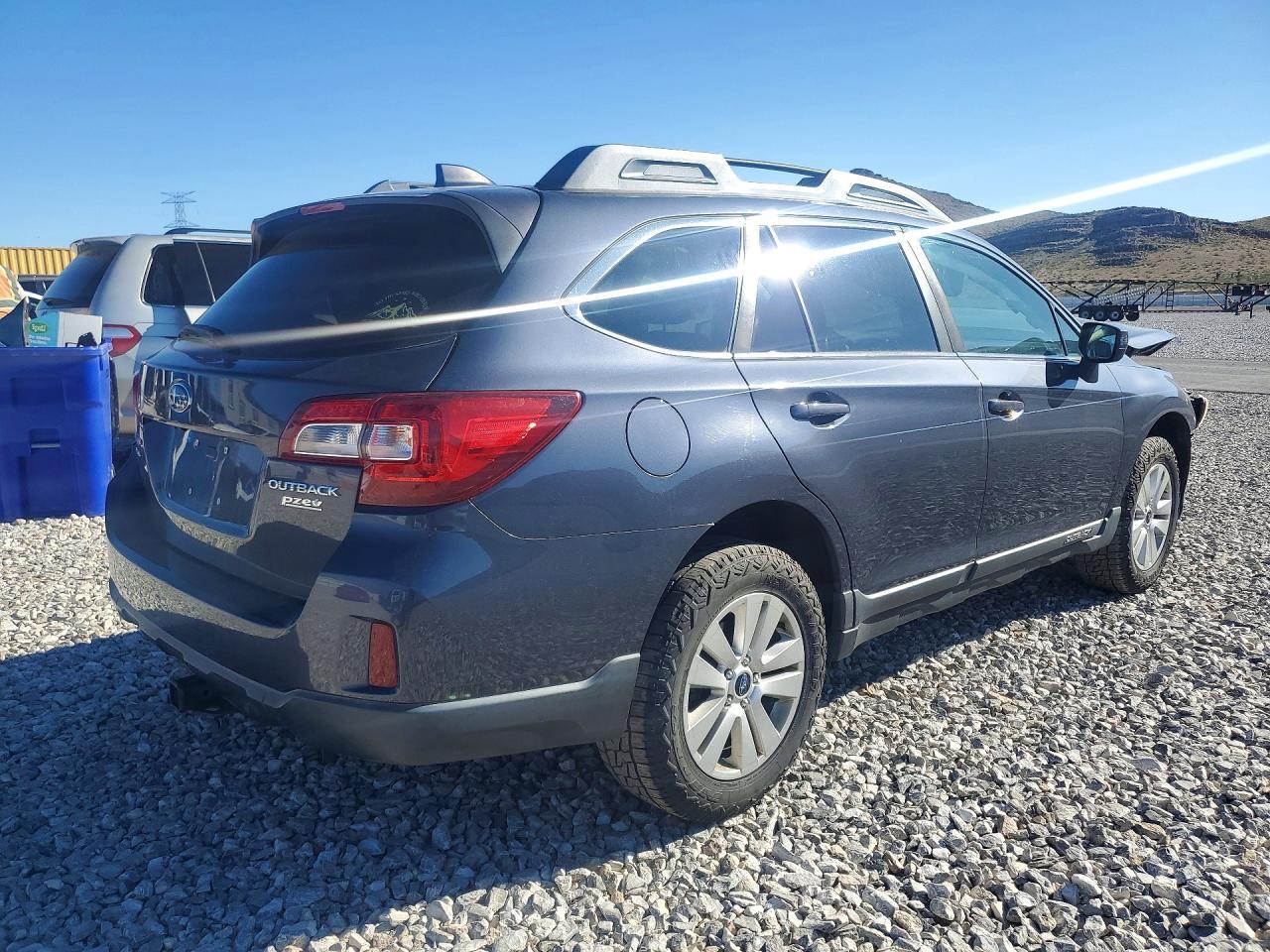 2017 Subaru Outback 2.5I Premium - Image 3