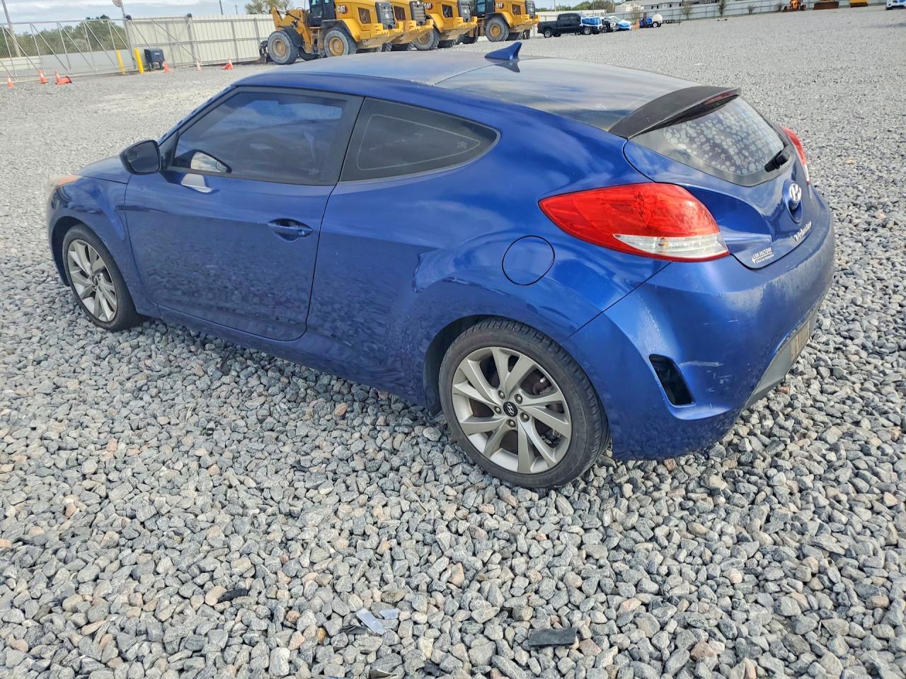 2016 Hyundai Veloster Base - Фото 2