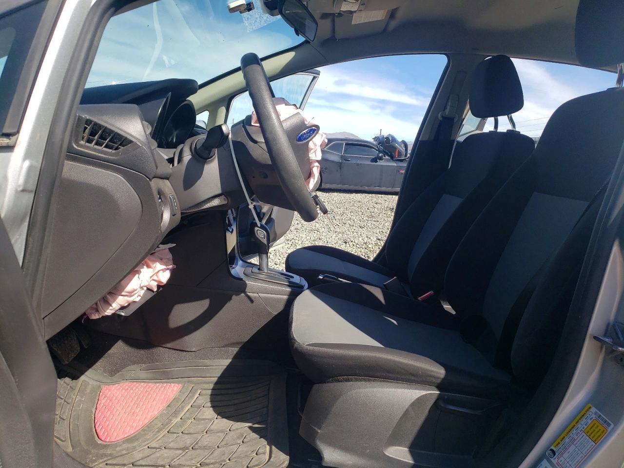 2016 Ford Fiesta S - Image 7
