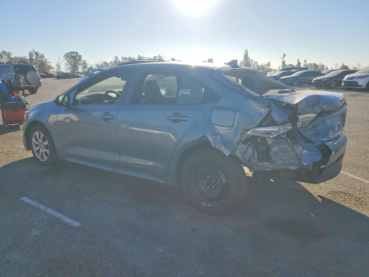 2025 Toyota Corolla Le - Фото 2