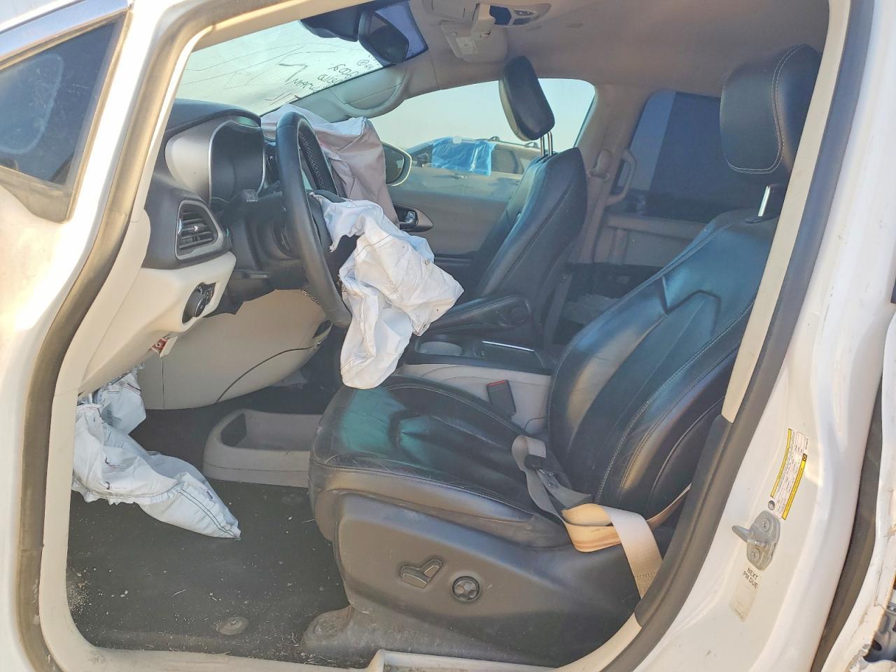 2022 Chrysler Pacifica Touring L - Фото 7