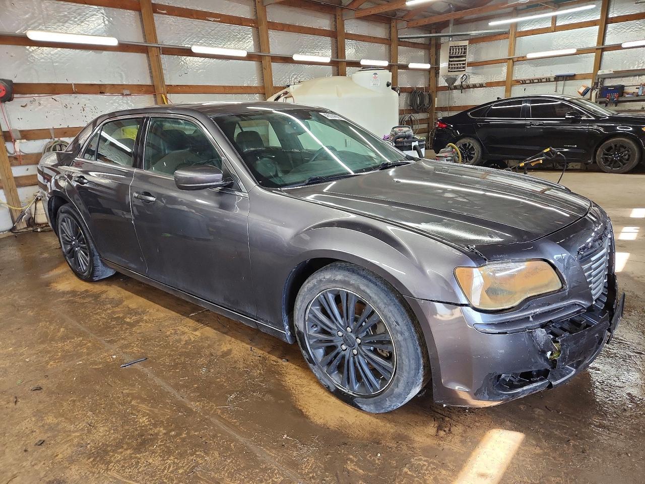 2014 Chrysler 300 - Image 4