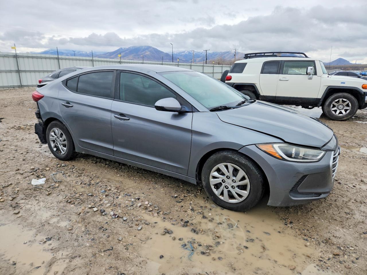 2018 Hyundai Elantra Se - Image 4