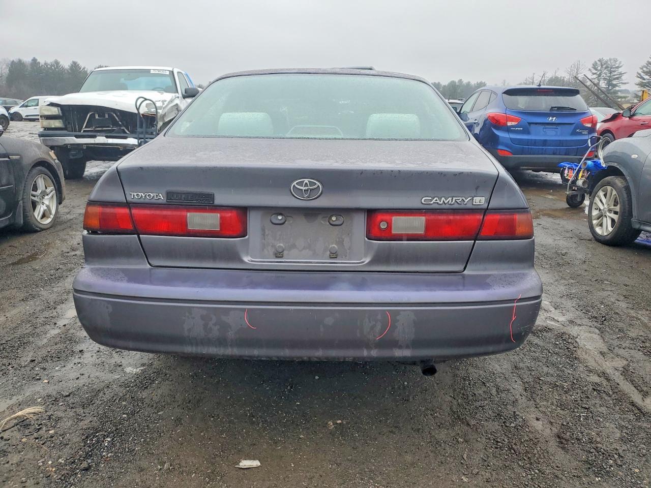 1999 Toyota Camry Le - Фото 6