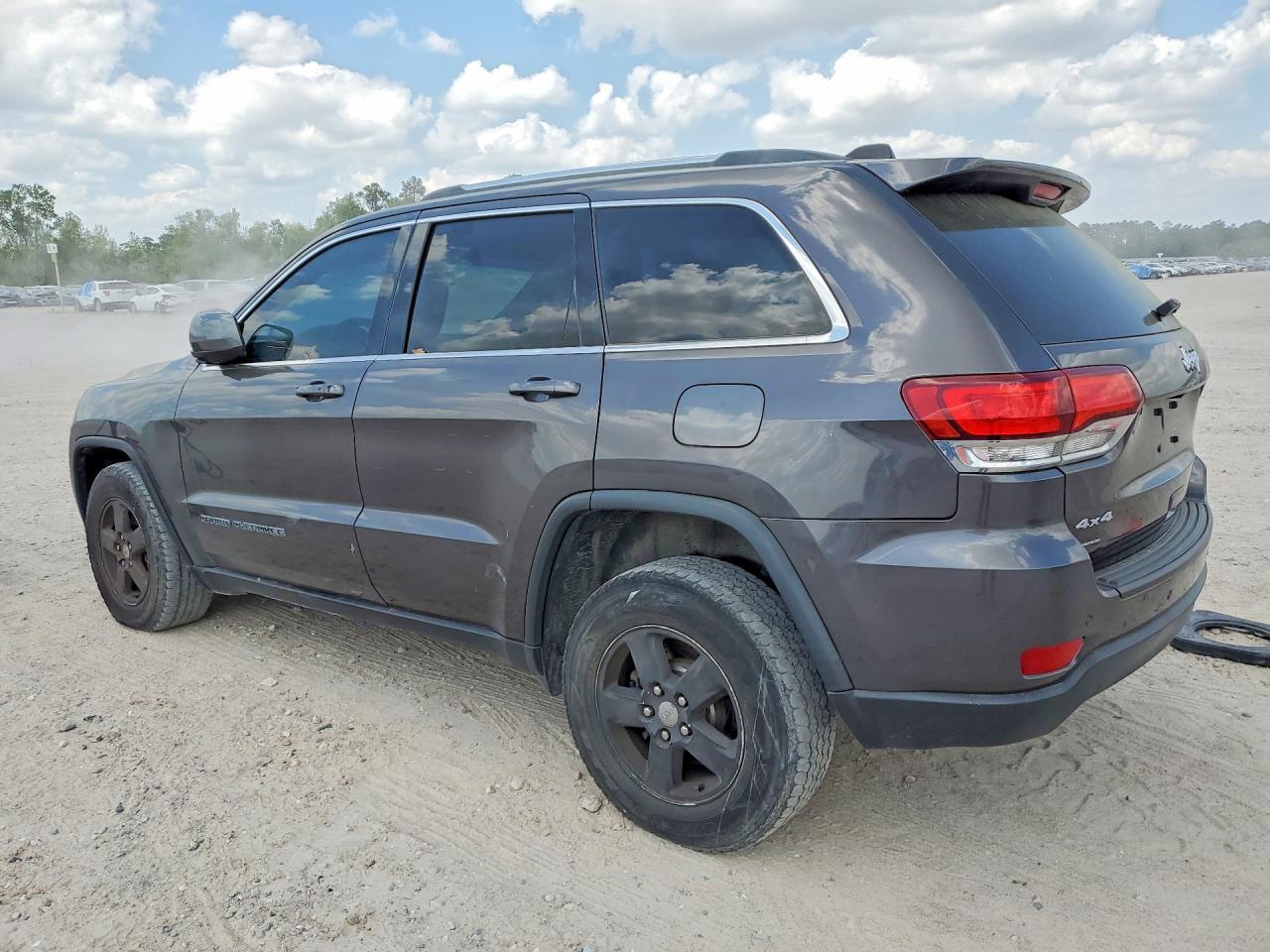 2020 Jeep Grand Cherokee Laredo - Фото 2