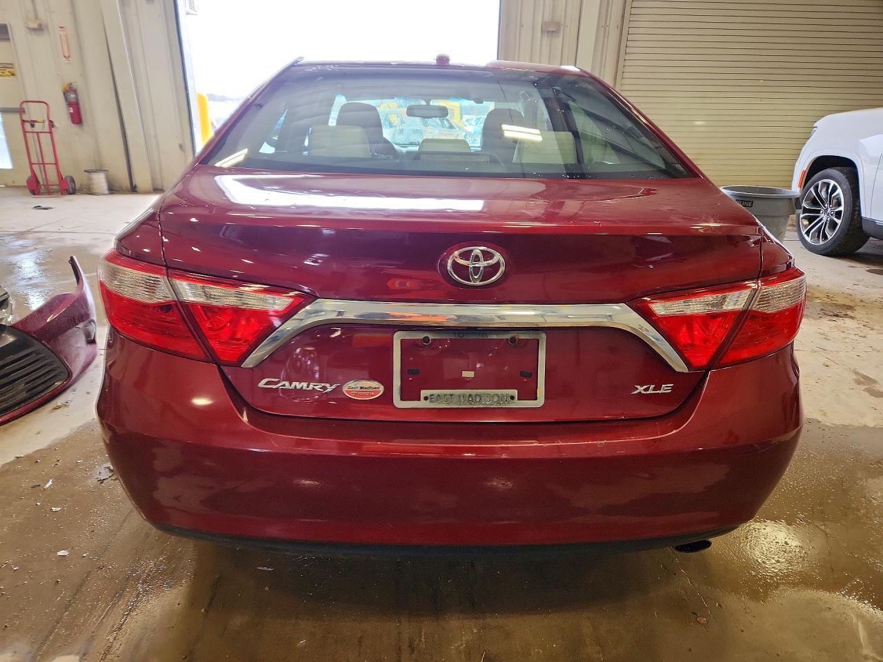 2016 Toyota Camry Xle - Image 6