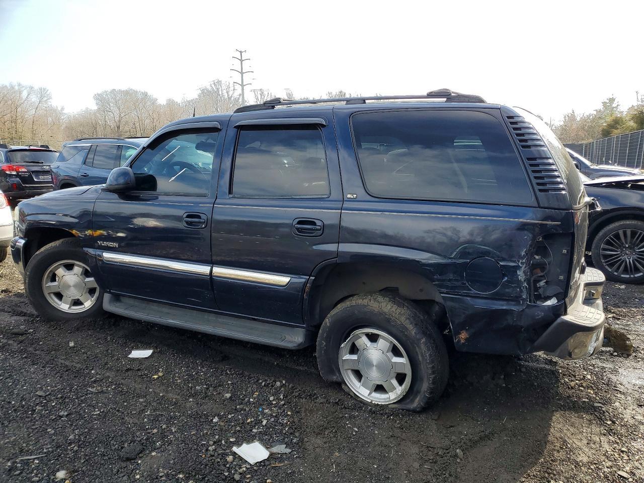 2004 GMC Yukon - Фото 2