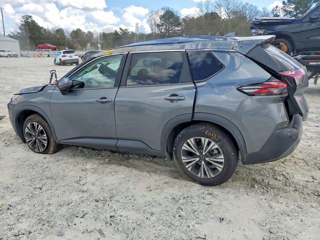 2023 Nissan Rogue Sv - Фото 2