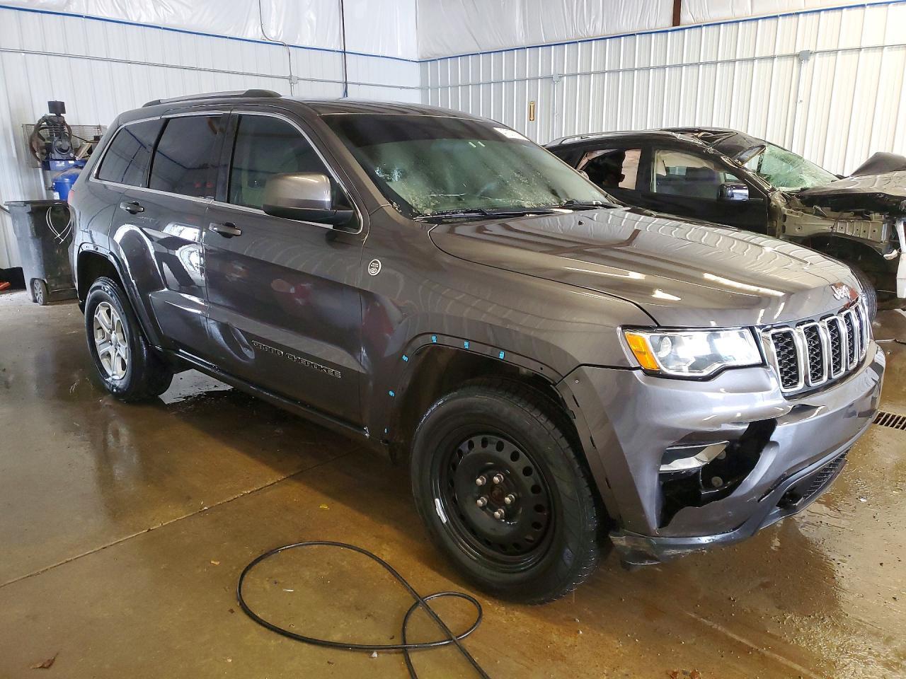 2018 Jeep Grand Cherokee Laredo - Фото 4