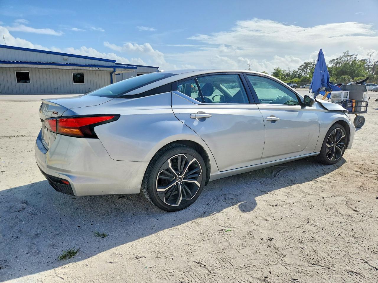 2023 Nissan Altima 2.5 Sr - Image 3