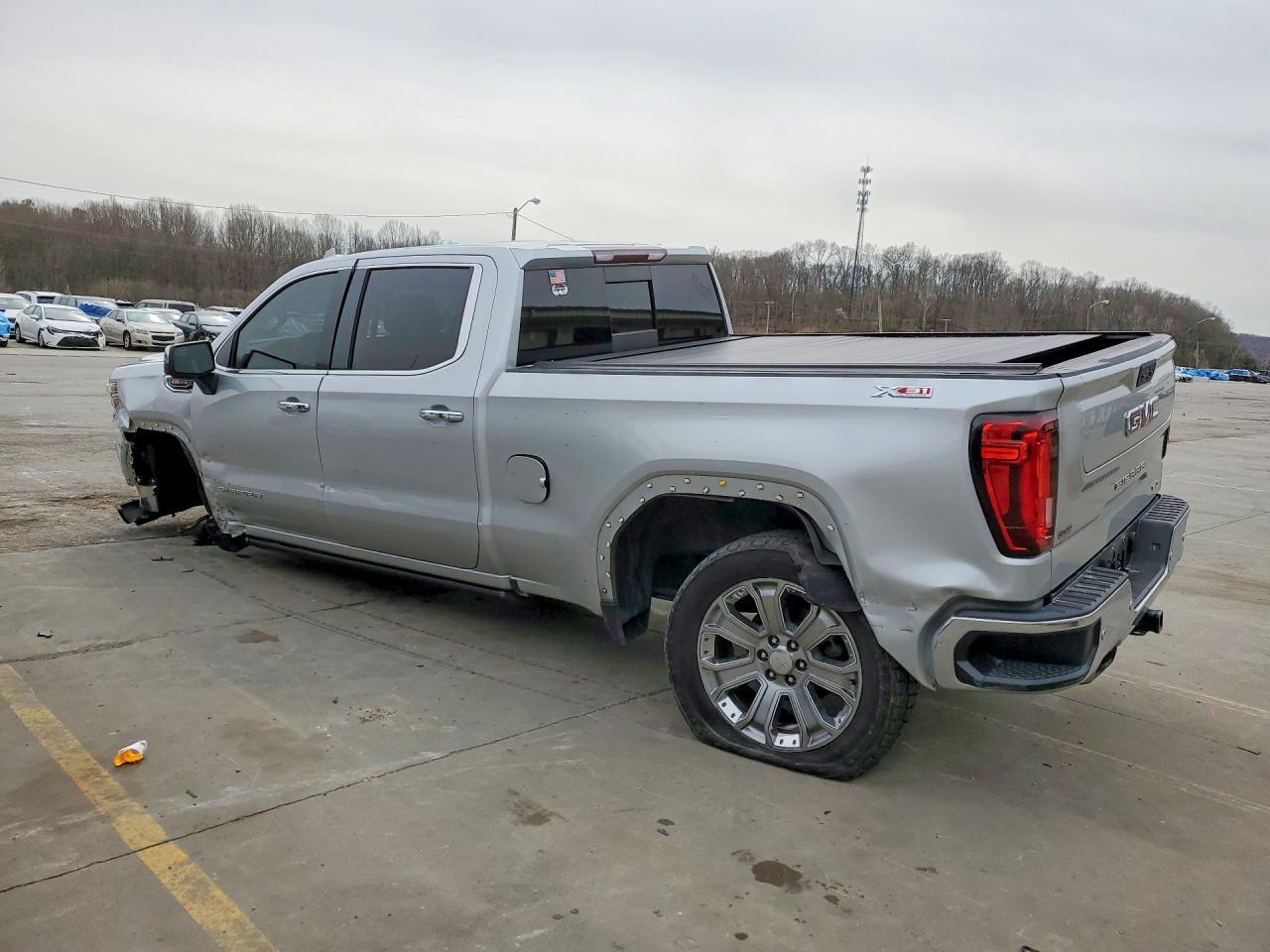 2019 GMC Sierra K1500 Slt - Image 2