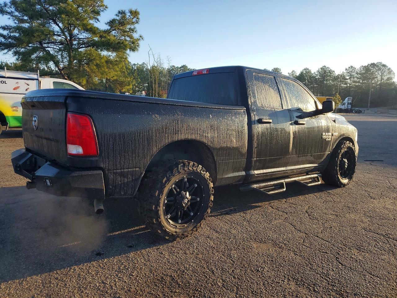 2019 Ram 1500 Classic Tradesman - Фото 3