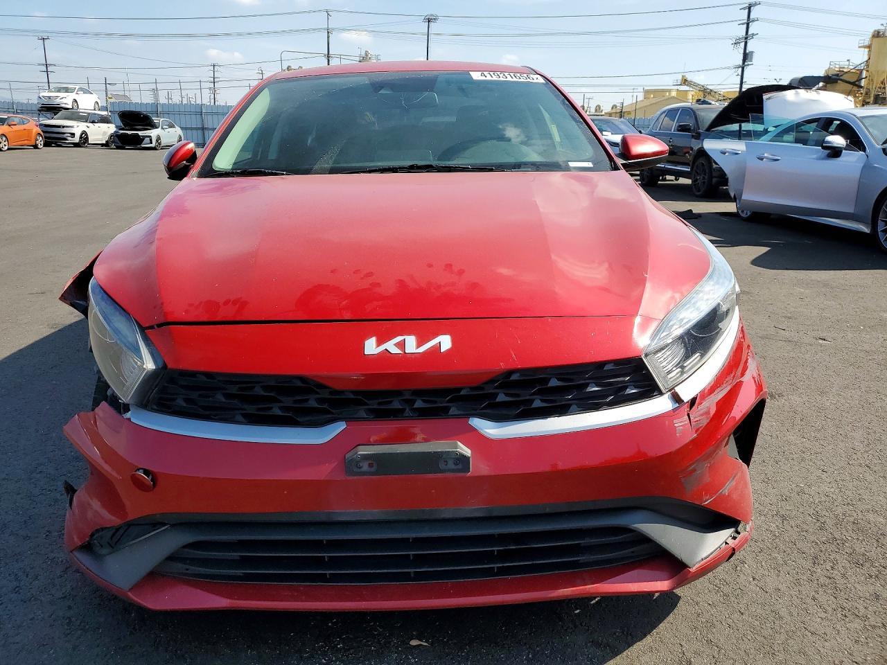 2023 Kia Forte Lxs - Image 5