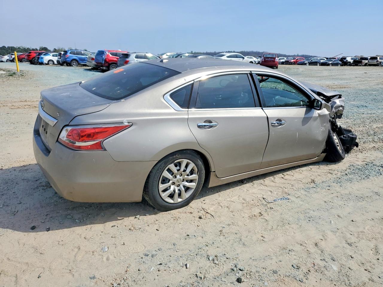 2015 Nissan Altima 2.5 S - Фото 3
