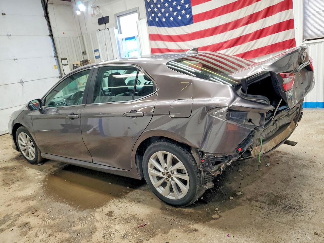 2024 Toyota Camry Le - Фото 2