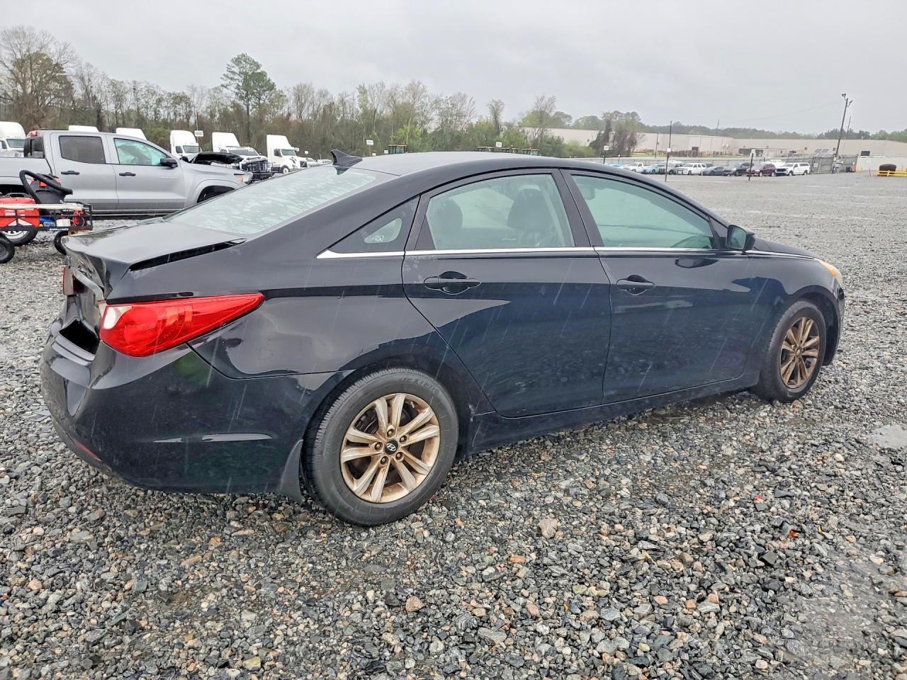 2011 Hyundai Sonata Gls - Image 3