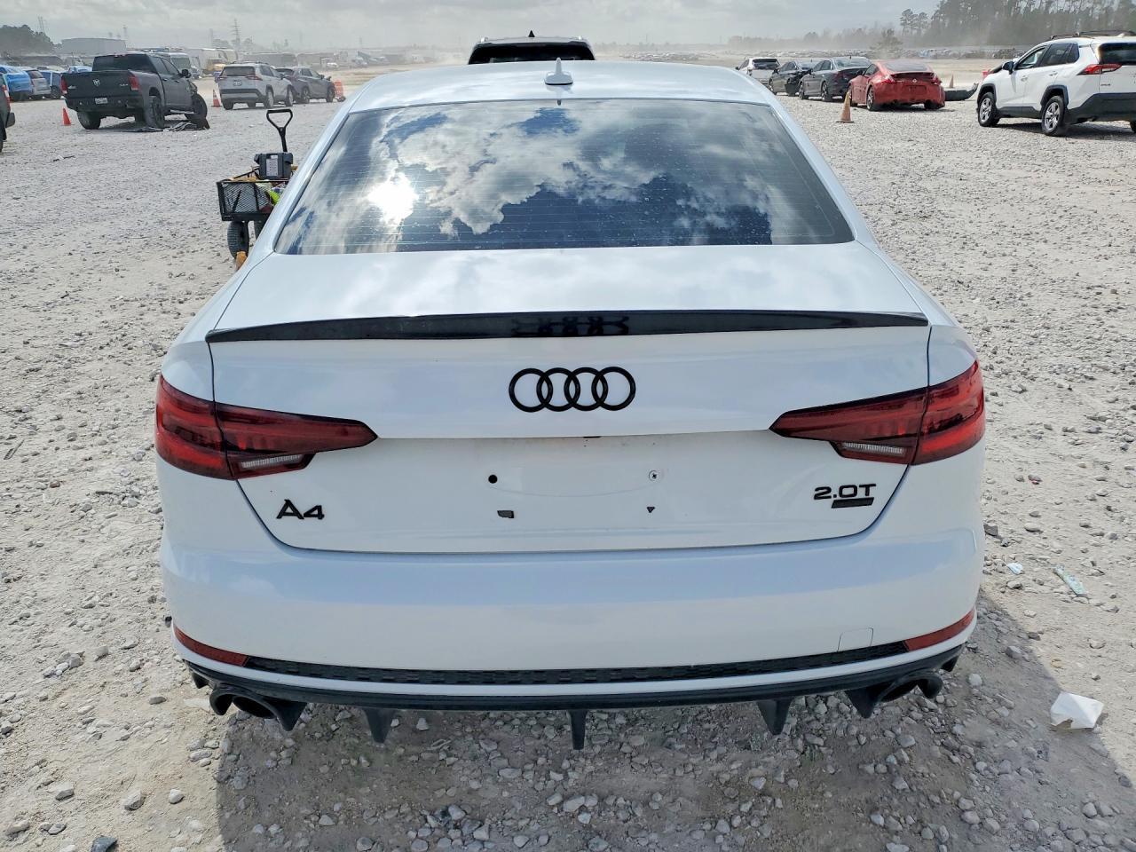 2018 Audi A4 Premium - Фото 6