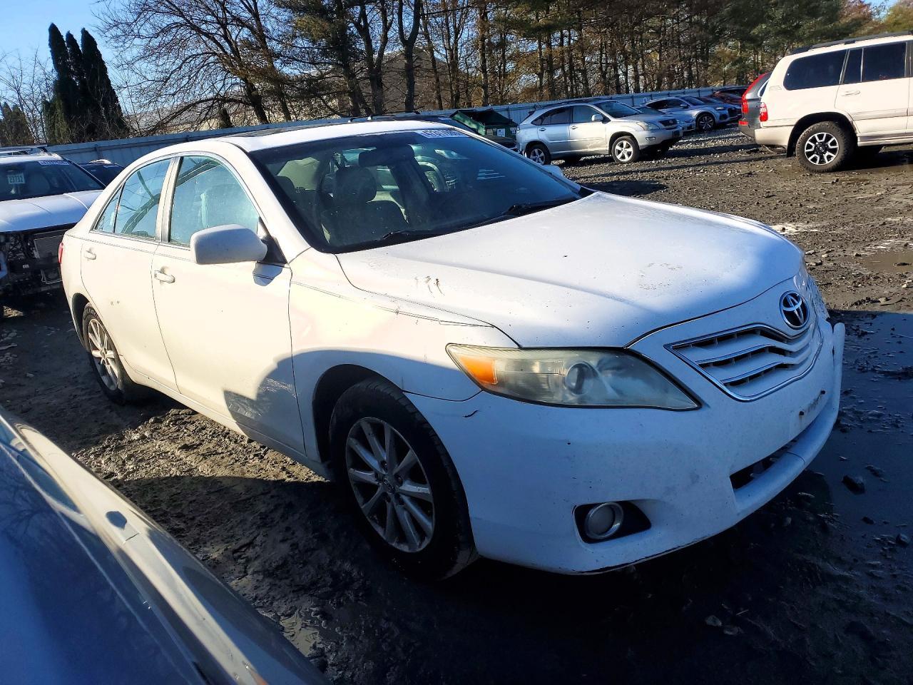 2011 Toyota Camry Xle V6 - Image 4