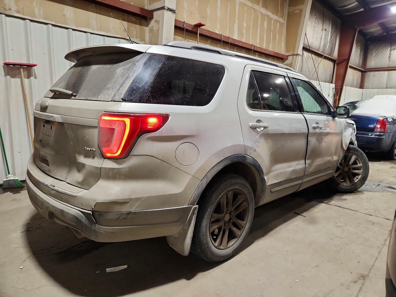 2018 Ford Explorer - Фото 3