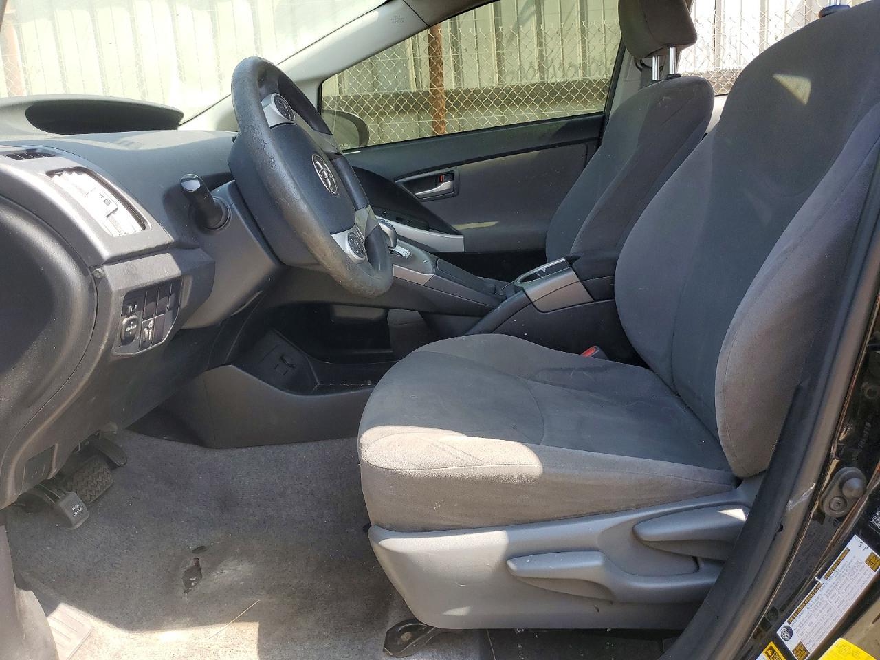 2015 Toyota Prius Two - Image 7