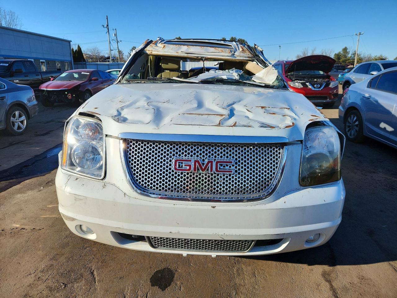 2007 GMC Yukon Denali - Image 5