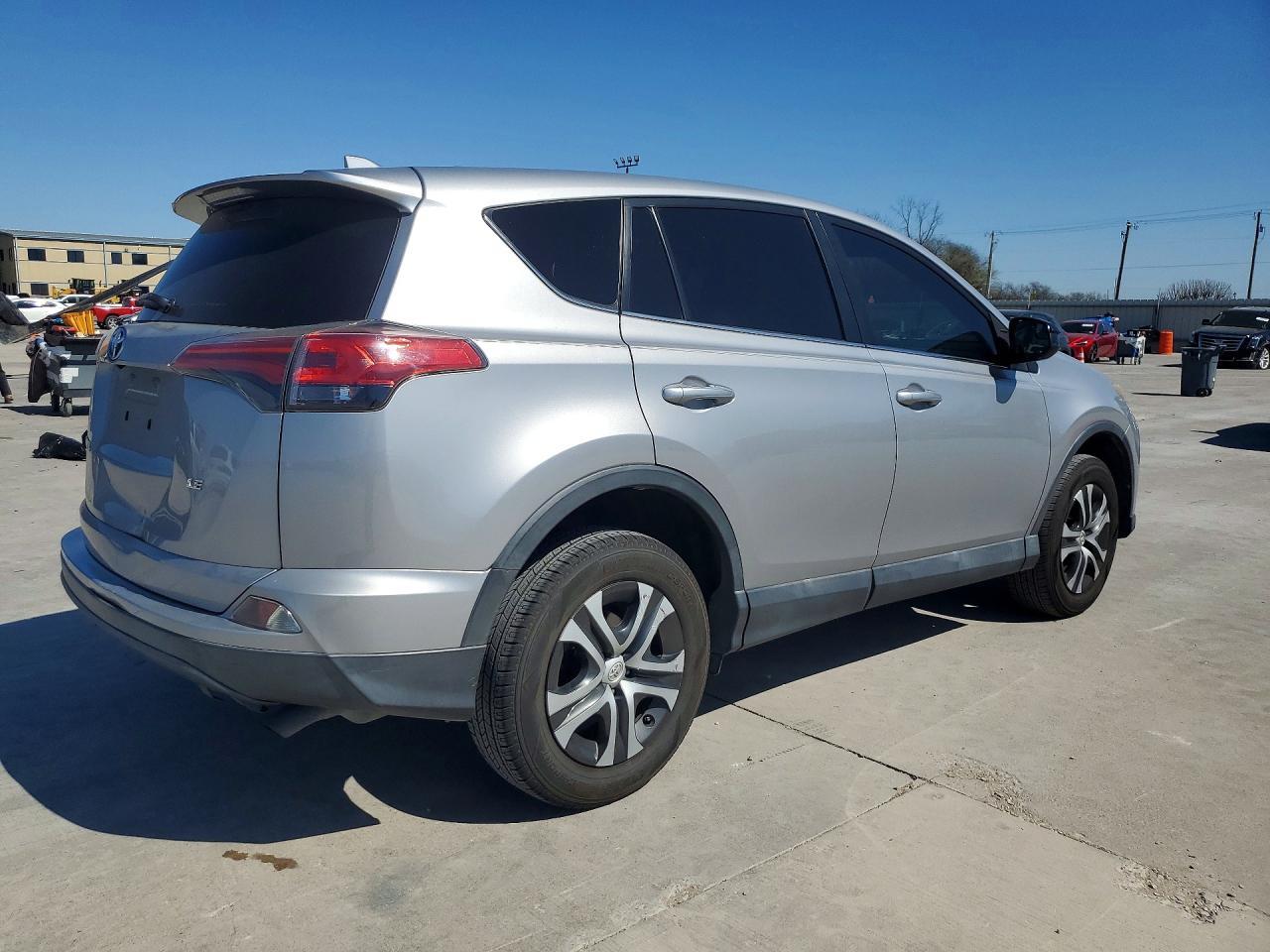 2018 Toyota Rav4 Le - Фото 3