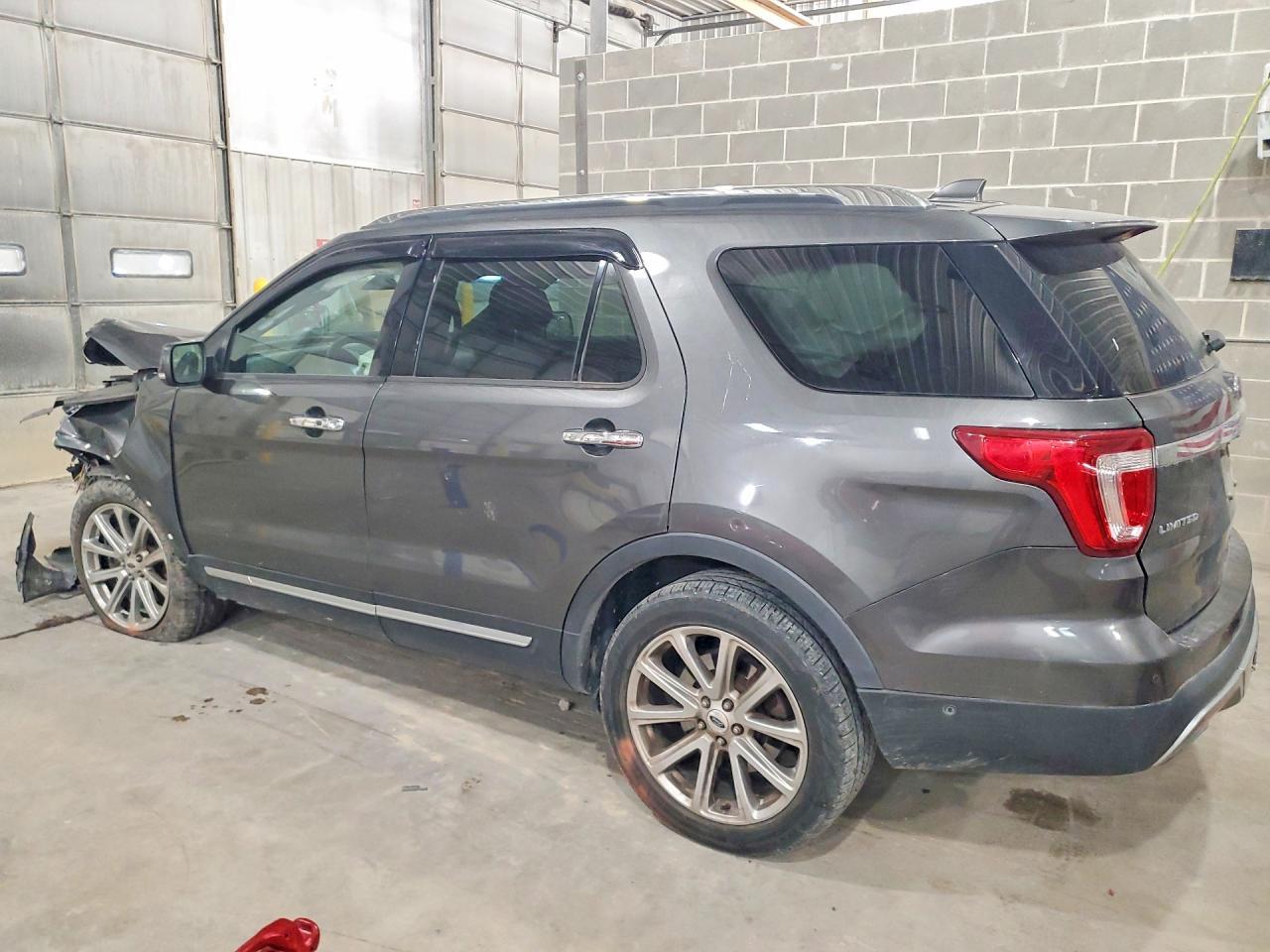 2016 Ford Explorer - Фото 2
