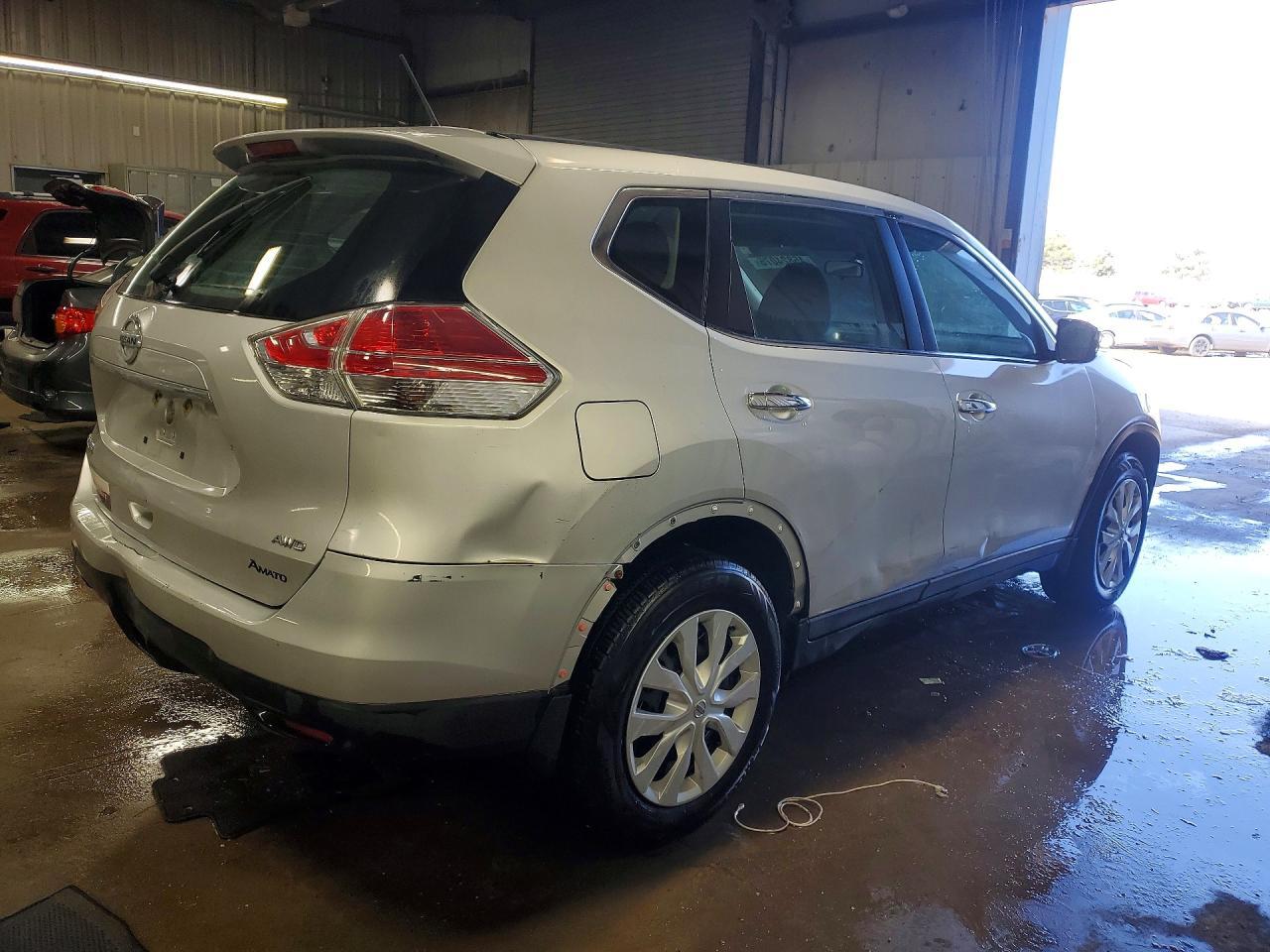 2015 Nissan Rogue S - Image 3