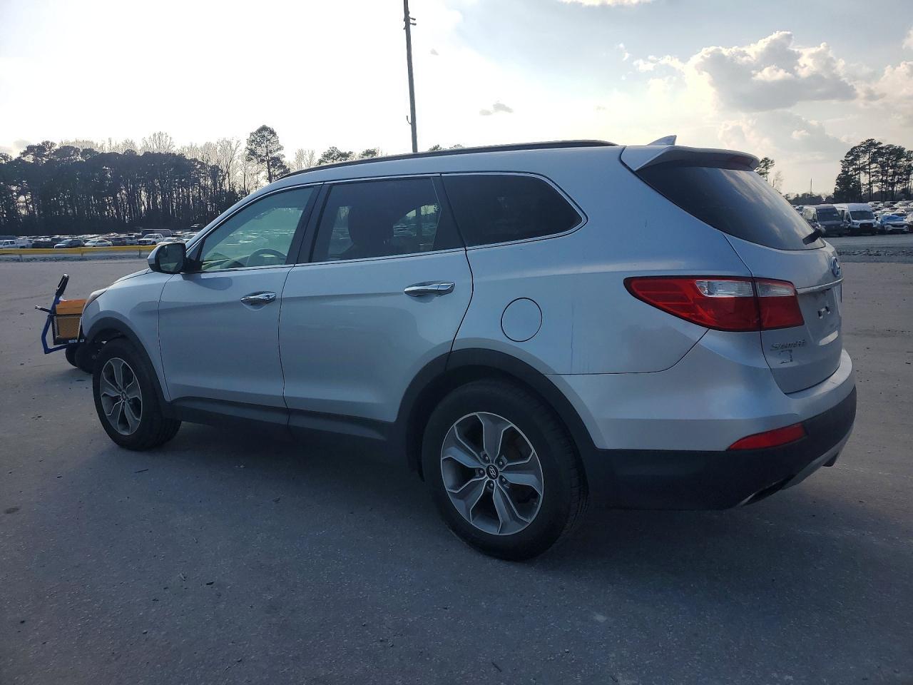 2016 Hyundai Santa Fe Se - Фото 2