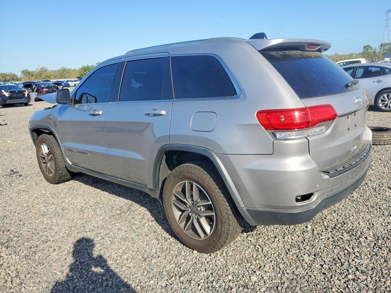 2019 Jeep Grand Cherokee Laredo - Фото 2