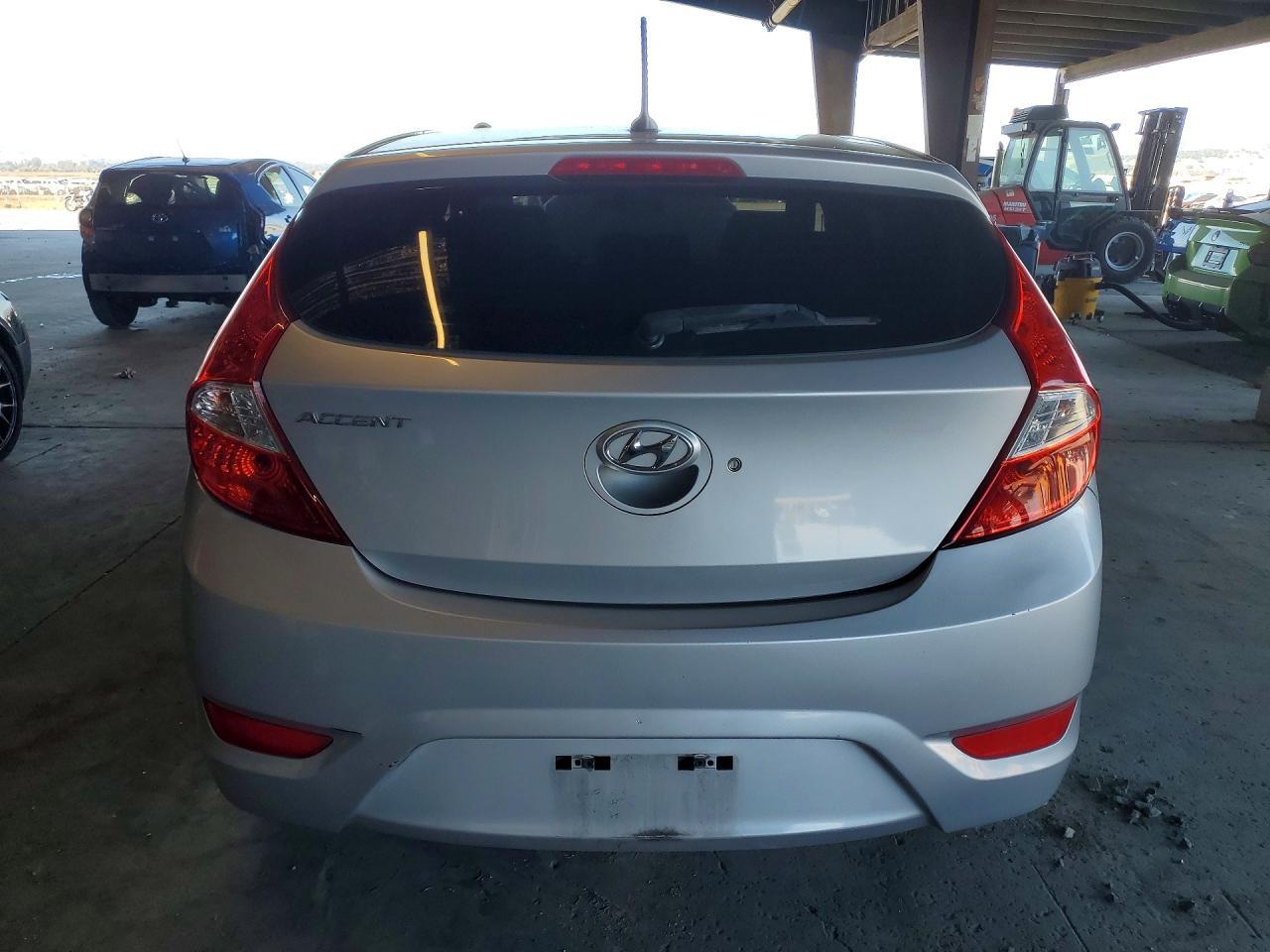 2017 Hyundai Accent Se - Image 6