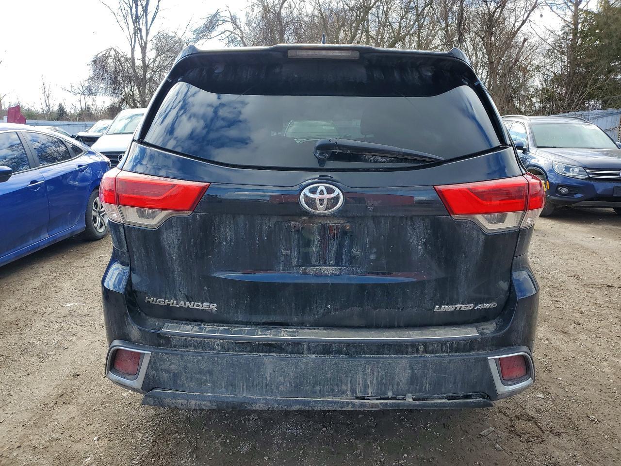 2018 Toyota Highlander Limited - Image 6
