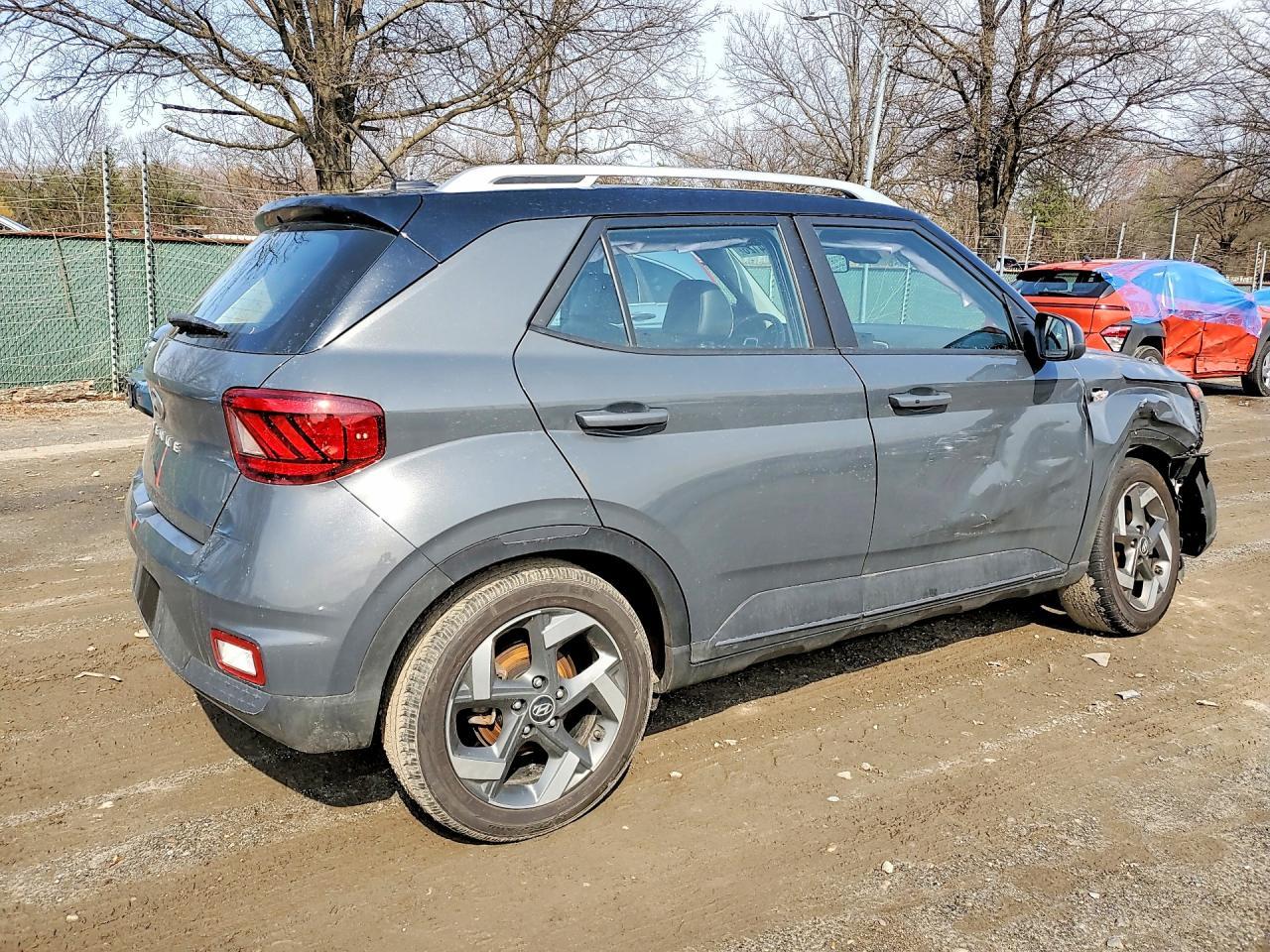 2023 Hyundai Venue Limited - Image 3