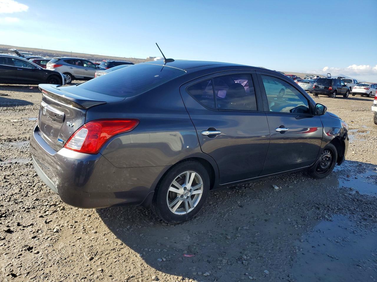 2015 Nissan Versa 1.6 Sv - Image 3