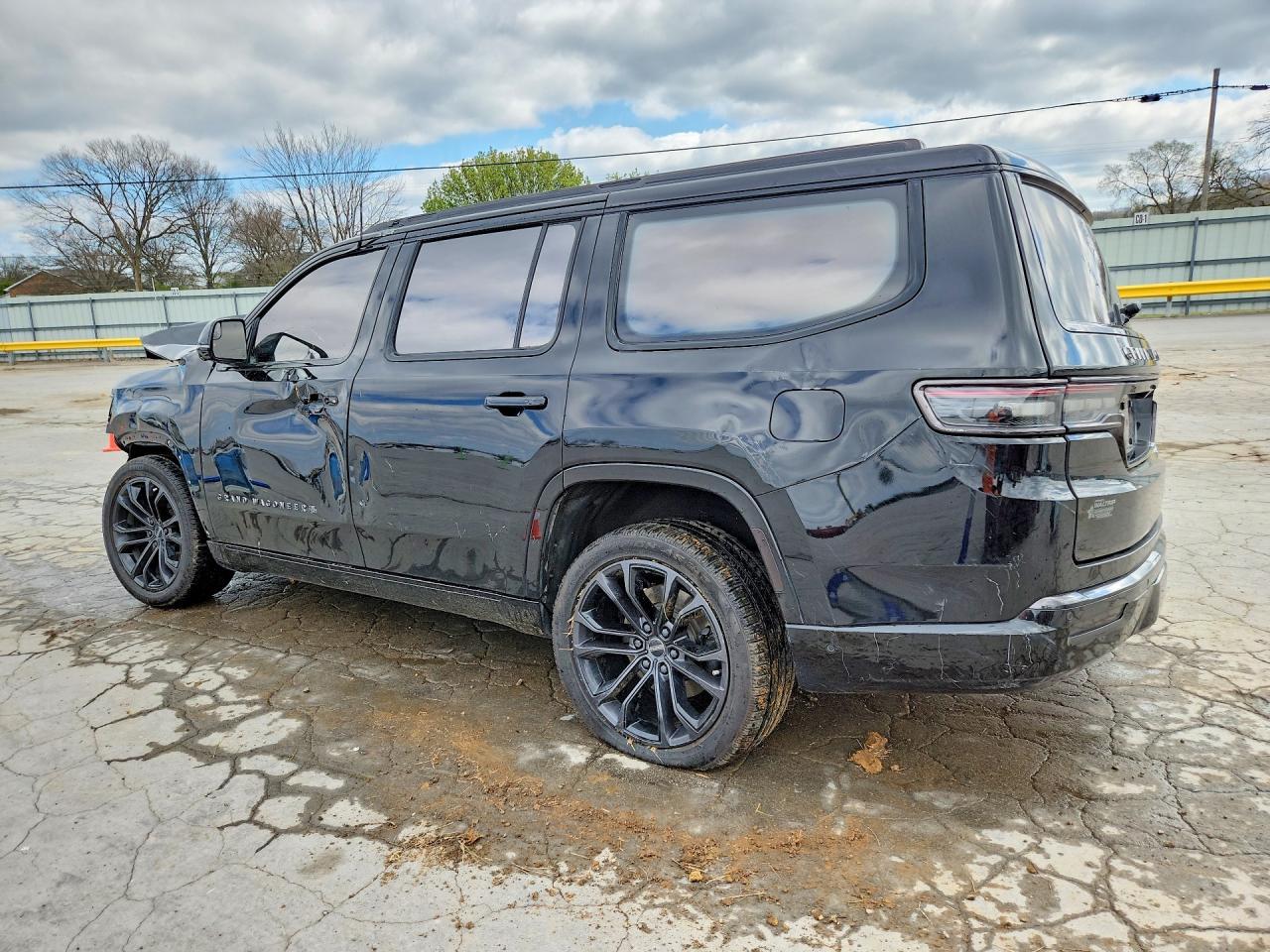 2022 Jeep Grand Wagoneer Series Ii - Фото 2