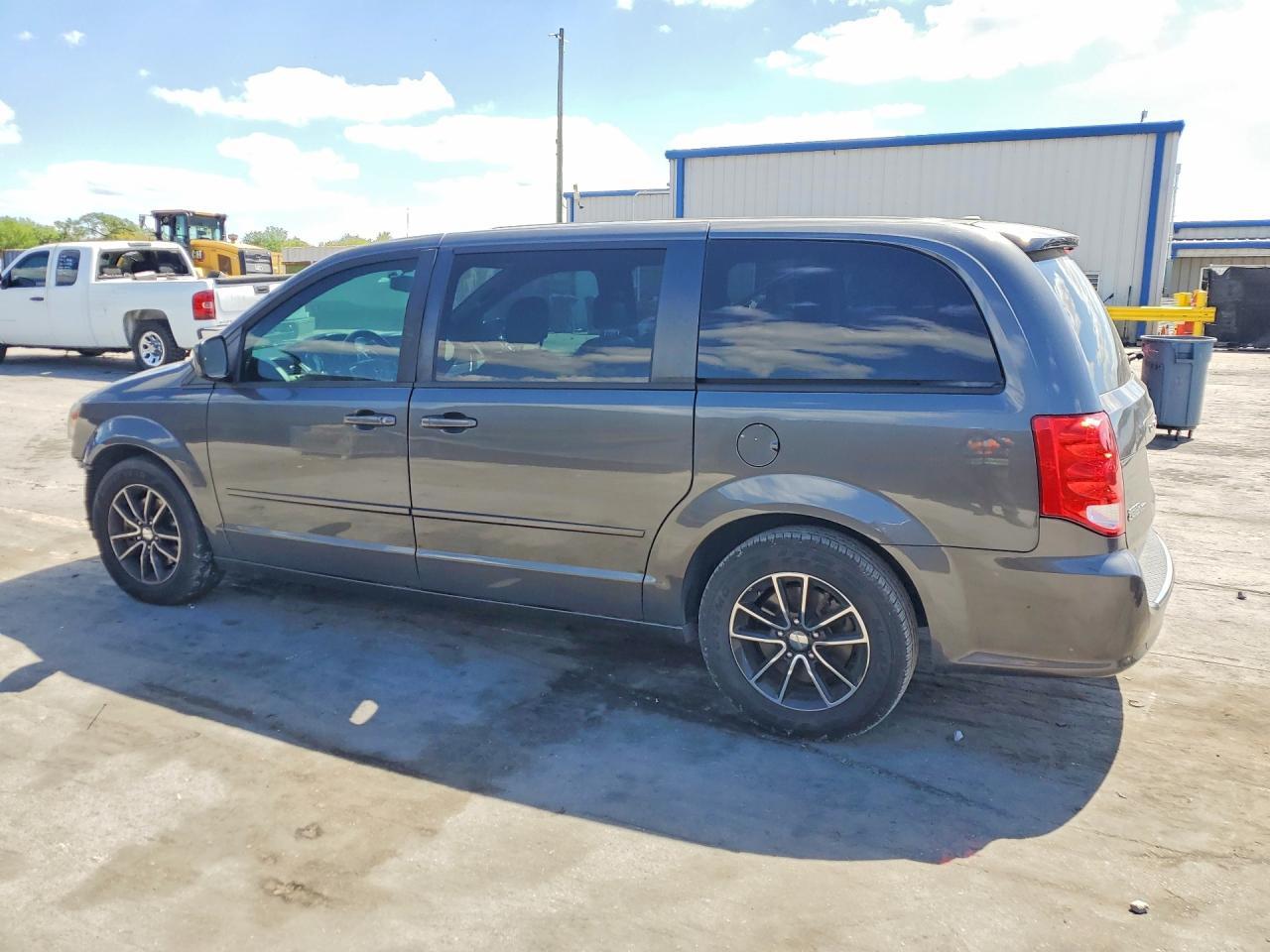 2016 Dodge Grand Caravan R - Фото 2