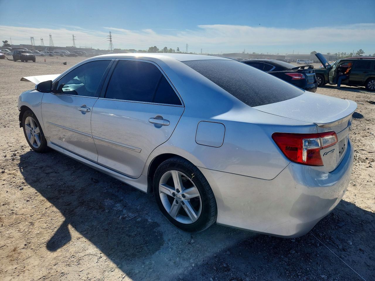 2014 Toyota Camry Se - Фото 2